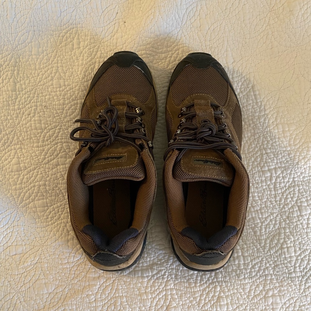 Eddie Bauer Men’s 10 Hiking Sneakers Style 2003-3 in Taupe - Picture 2 of 4